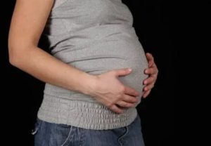 Может ли в норме тянуть поясницу на 33 неделе беременности?