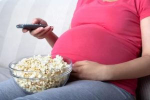 Можно ли есть домашний попкорн беременным?